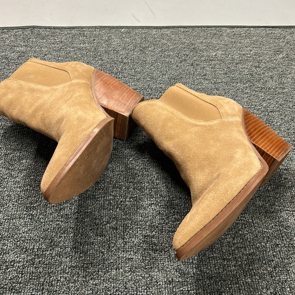 Heeled booties - Picture 2 of 3